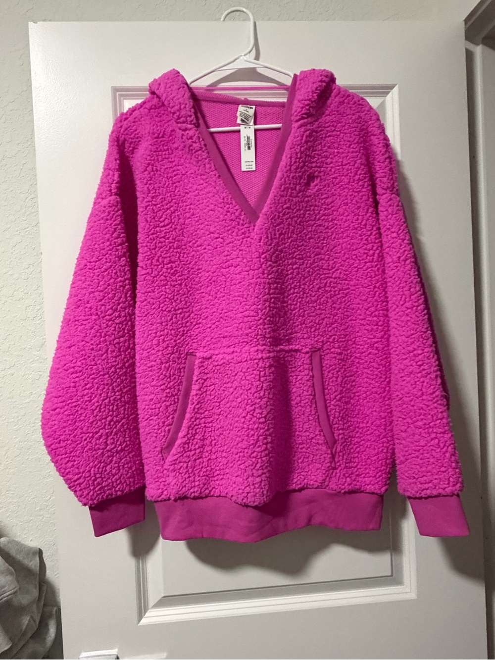 PINK Victoria's Secret Plush V-Neck Hooded Sherpa in Fuchsia